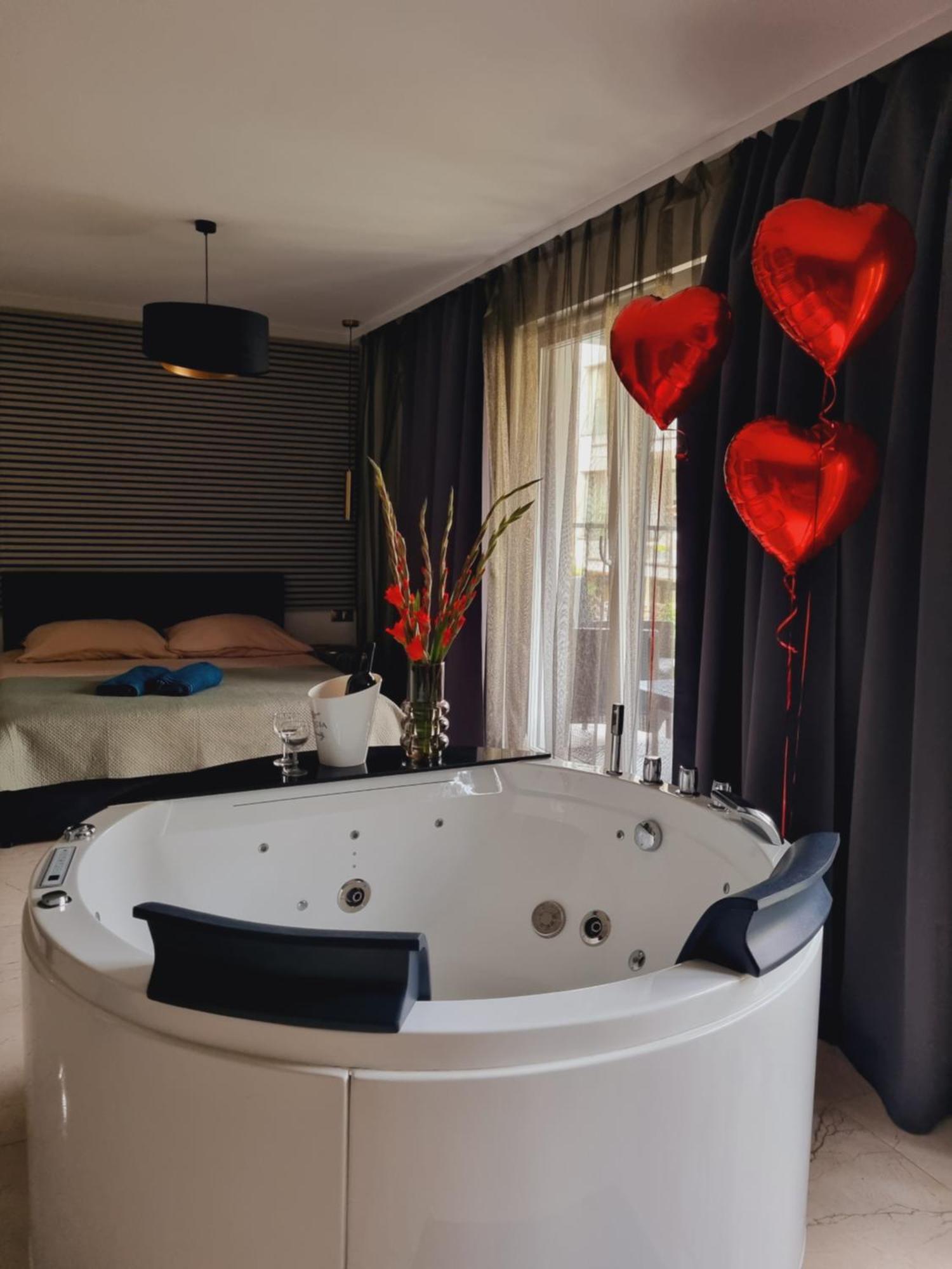 קרקוב Apartament Jacuzzi מראה חיצוני תמונה