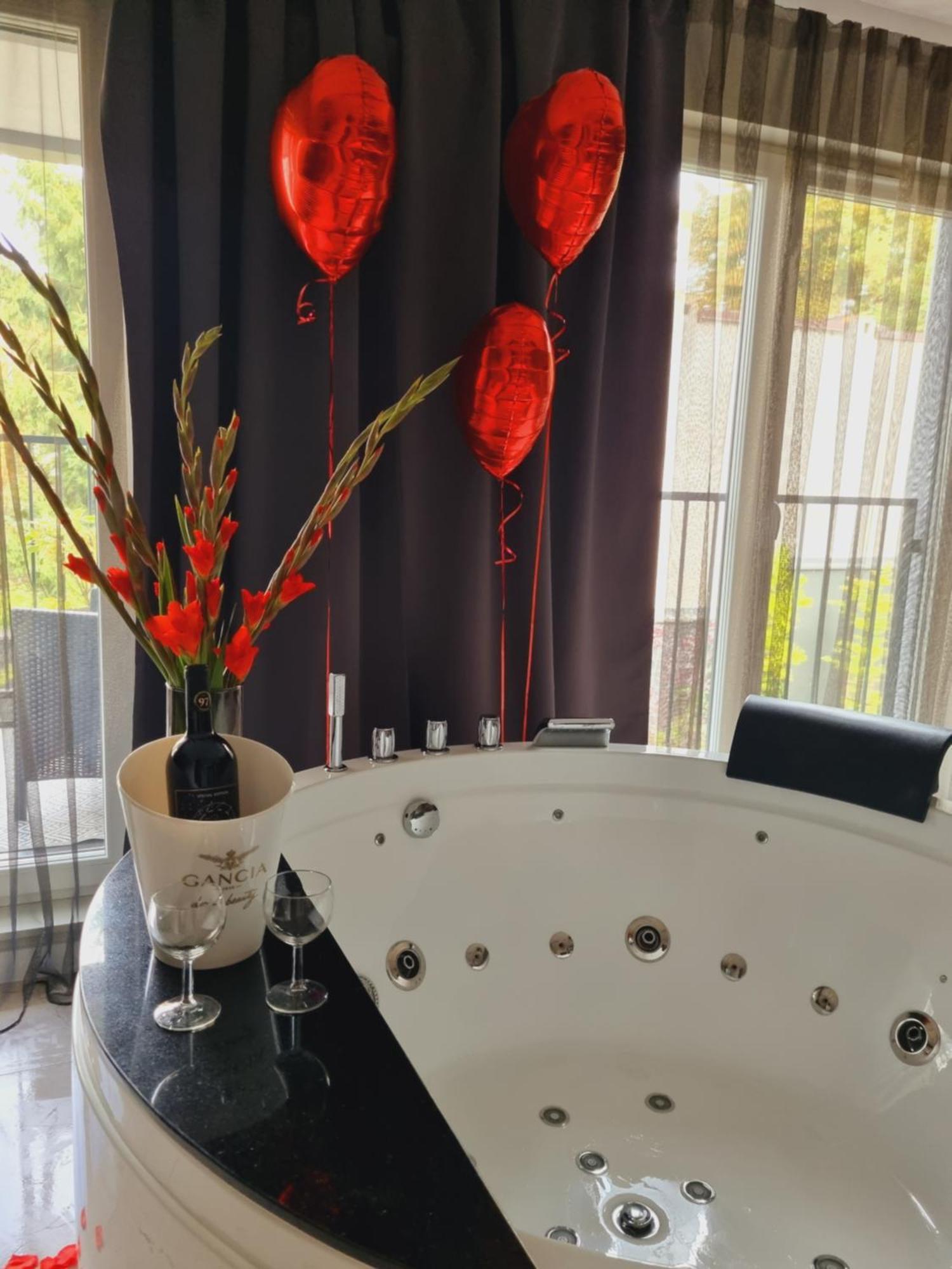 קרקוב Apartament Jacuzzi מראה חיצוני תמונה